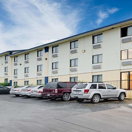 Days Inn Austin Crossroads Eksteriør bilde