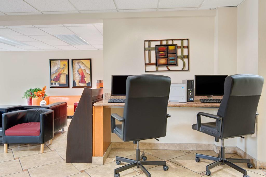 Days Inn Austin Crossroads Eksteriør bilde